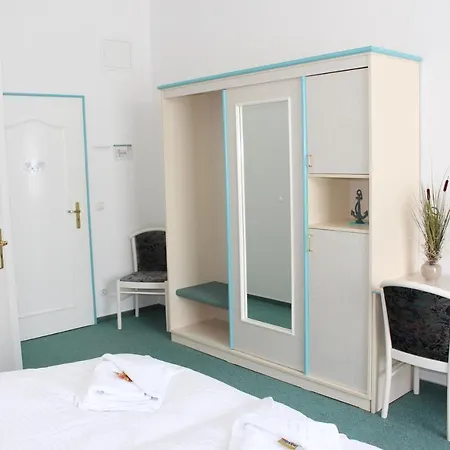 Baltisches Haus Moll ツィノヴィッツ