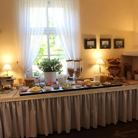 ゲストハウス Baltisches Haus Moll ツィノヴィッツ
