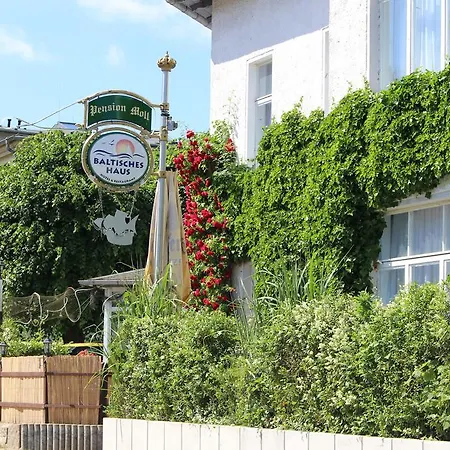 Baltisches Haus Moll ゲストハウス ツィノヴィッツ